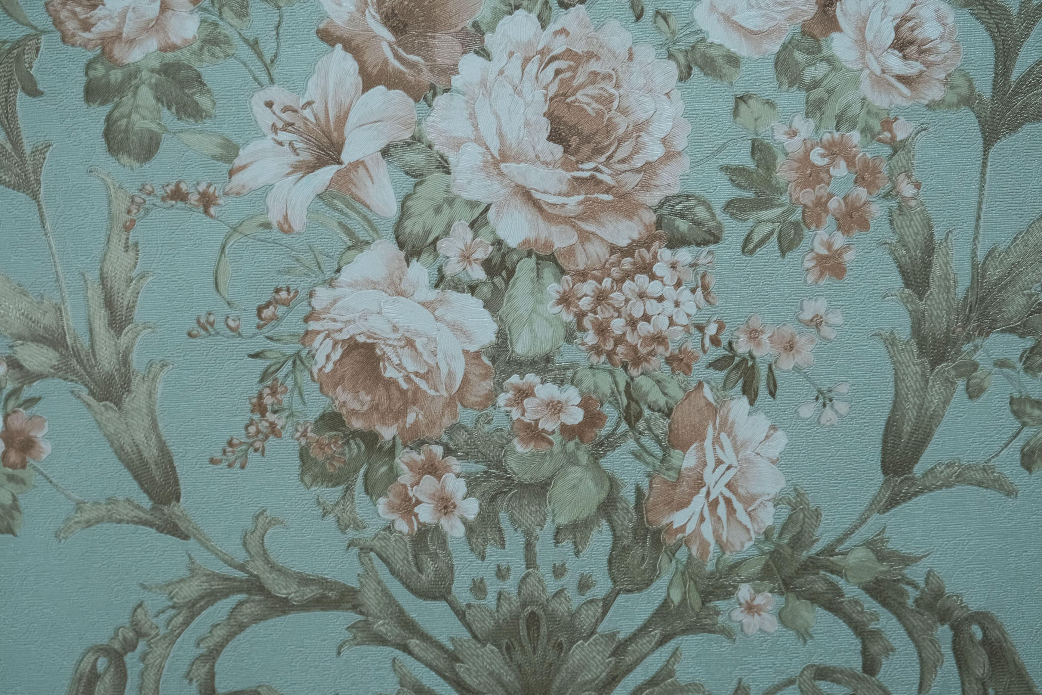 Vintage Rose wallpaper with rose bouquets on teal