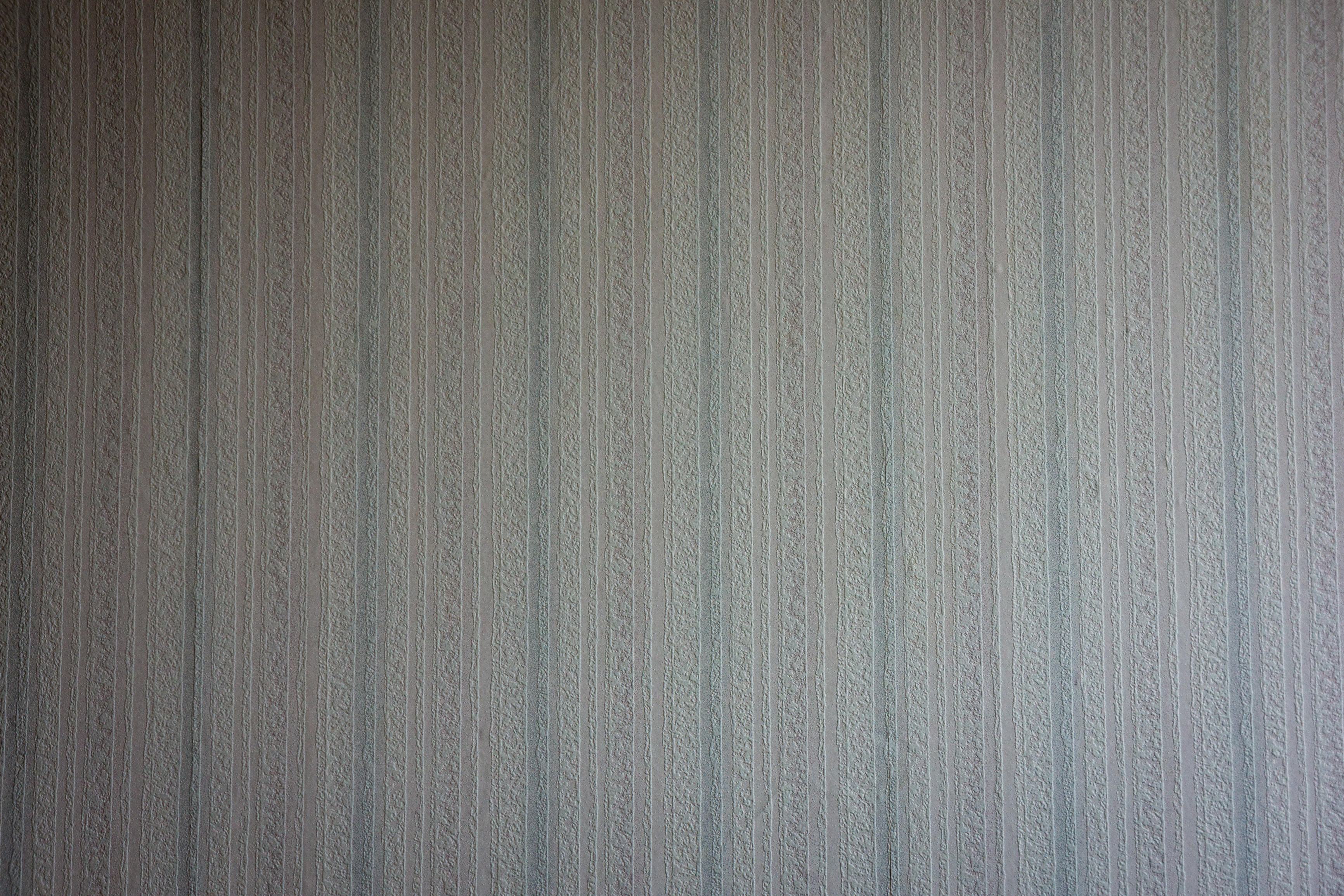 Driftwood Grain wallpaper with weathered grey woodgrain