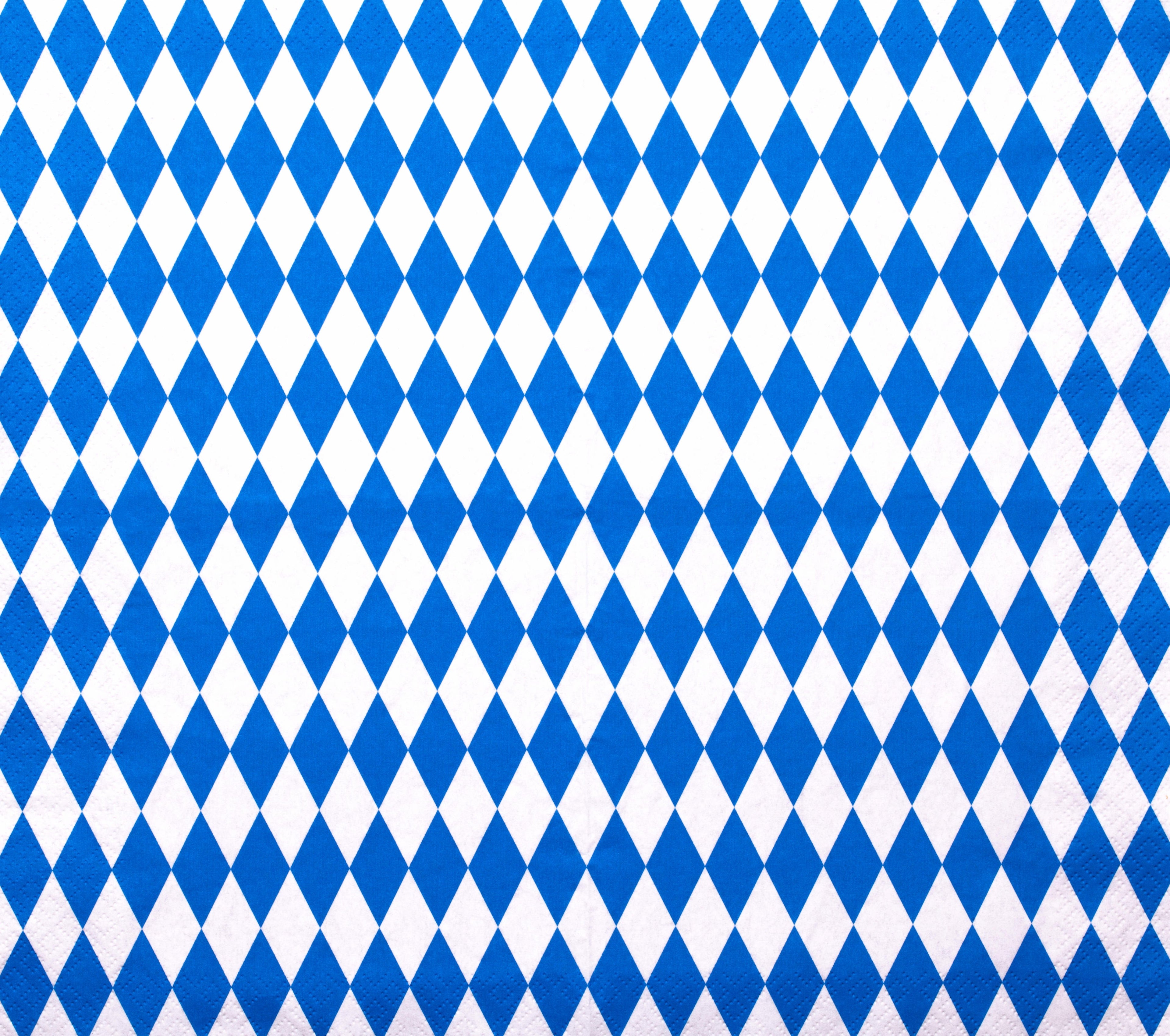 Bavarian Diamond wallpaper in blue and white diamonds